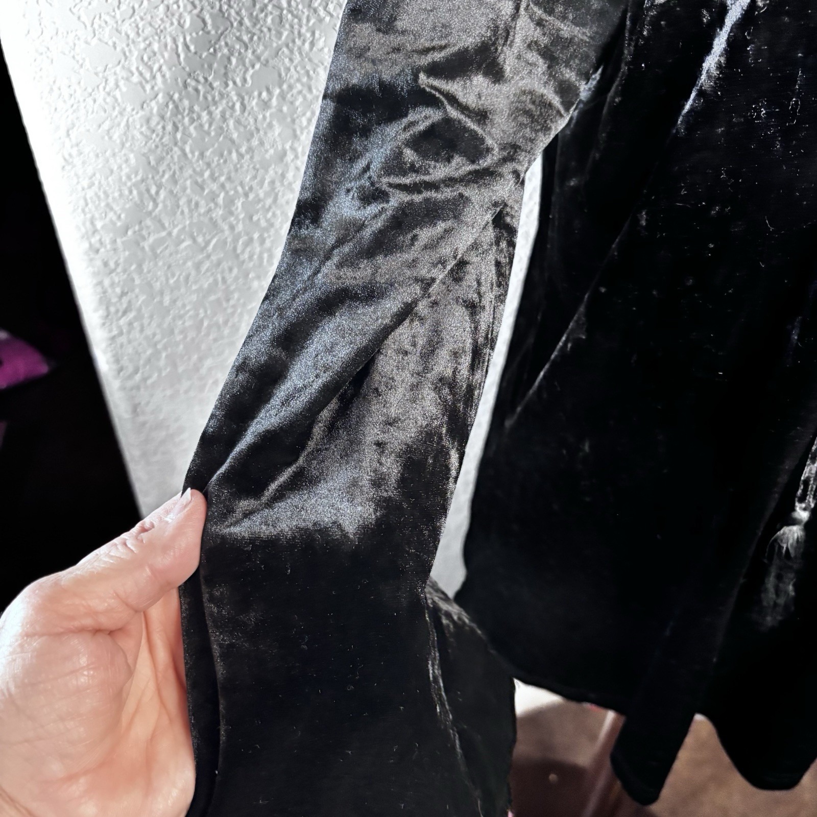 Black Crushed Velvet Embroidered Womens Hooded Top Flair Sleeve Whimsygoth Nwt — image 5 of 8